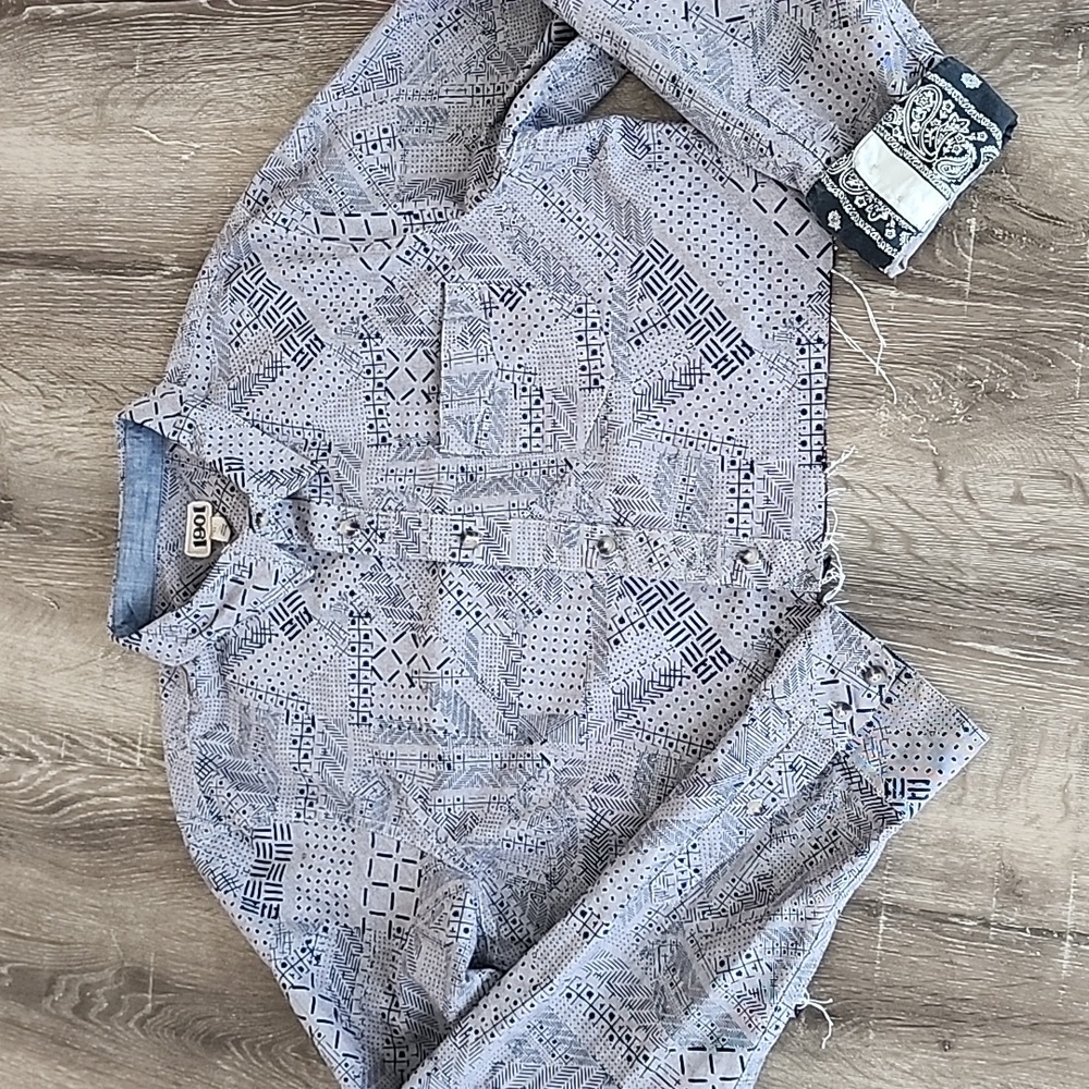 1901 Raw Hem Cropped Button Up Western Shirt with Abstract Geometric Print XL
